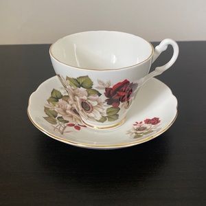 Royal Ascot Bone China Tea Cup & Saucer White Red Roses Made in England
